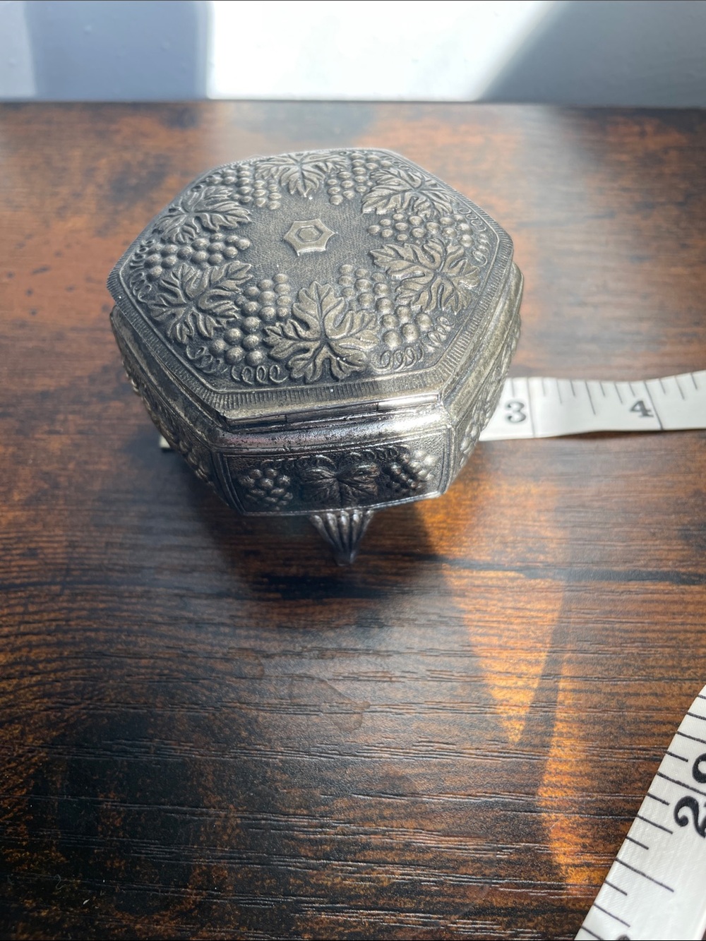 Japan grape leaf trinket jewelry box silver tone vintage grapevine